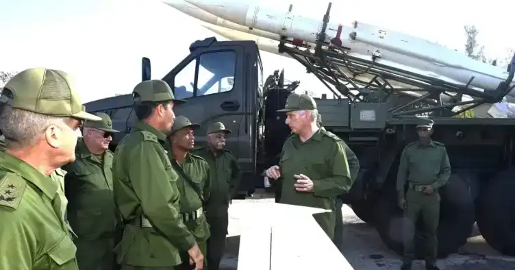 La dictadura cubana anuncia supuestos preparativos ante un eventual ataque militar de Estados Unidos y descarta negociaciones bilaterales