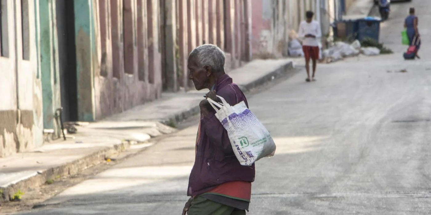 Ni viejo ni derrotado: cumplir 70 bajo una dictadura